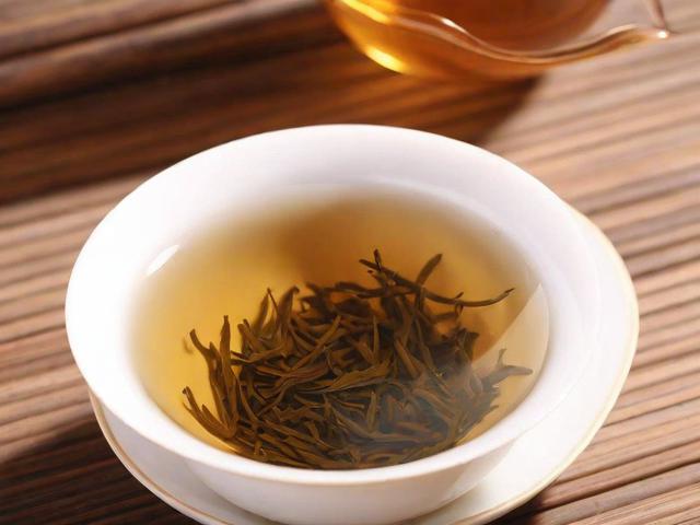 茶水里面有很多小毛毛?这样做轻松解决茶叶污染问题