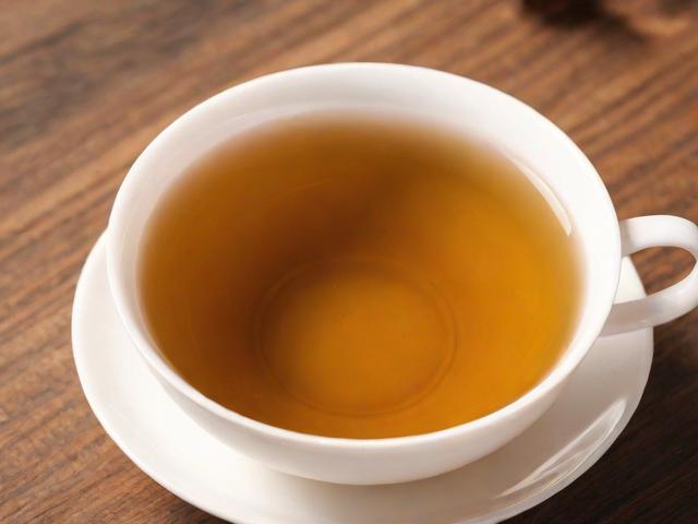 放凉的茶水可以喝吗?全面解析成分变化与健康影响